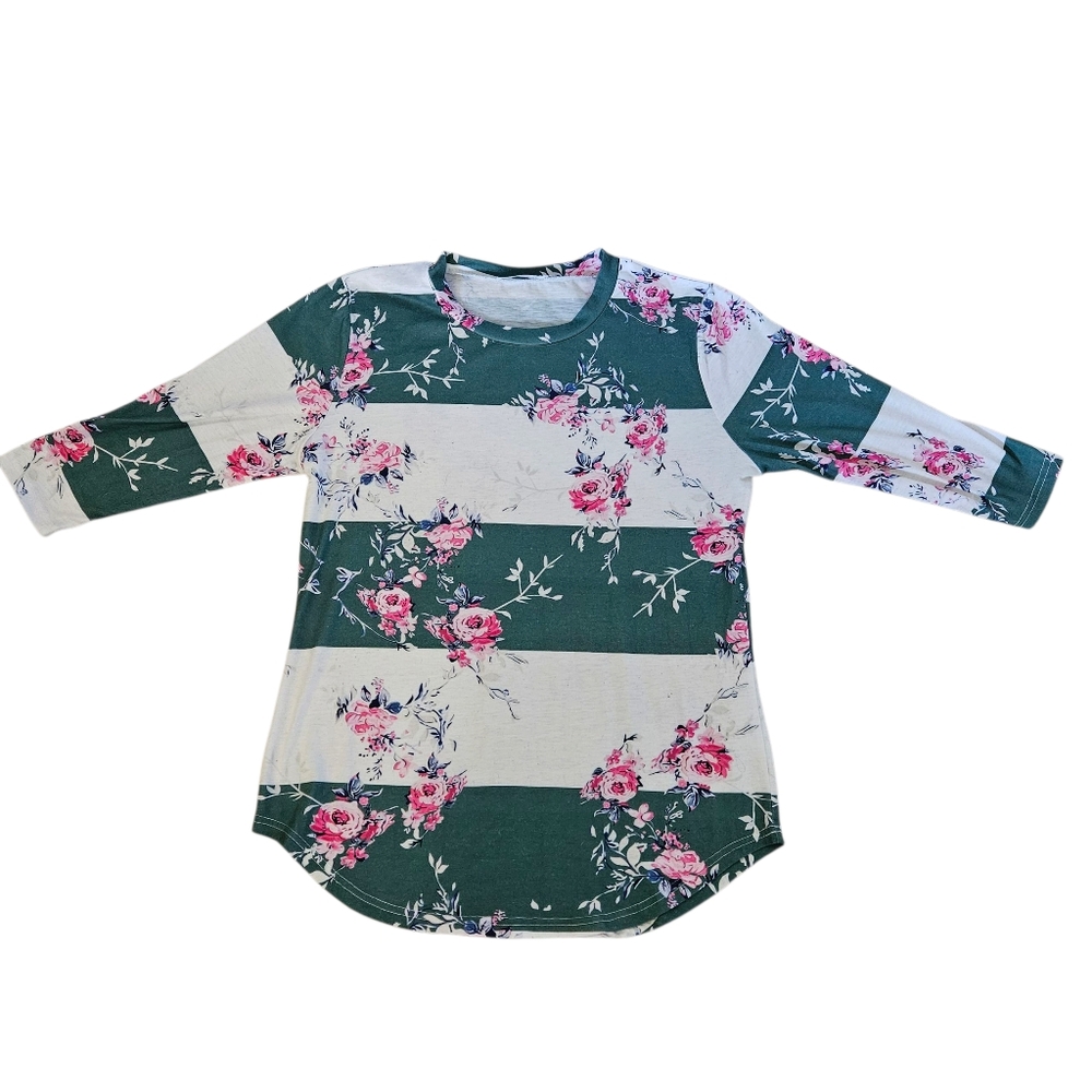 Ceasikery green/white striped floral 3/4 sleeve top, M. EUC.